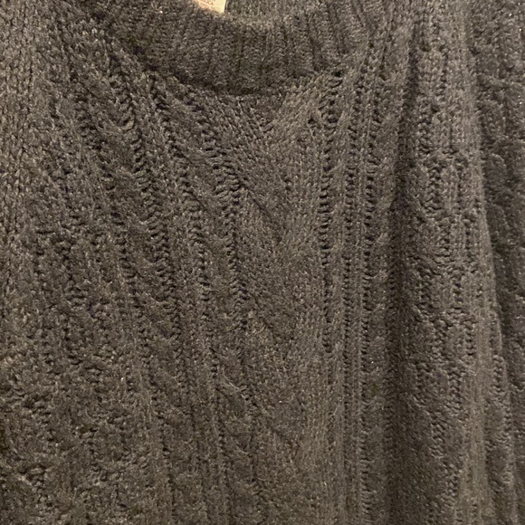 Cable knit sweater - Picture 2 of 3